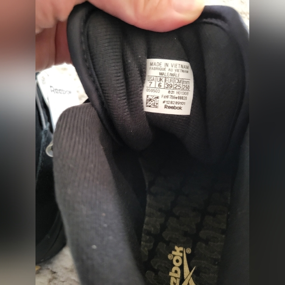 Reebok Question Mid Black/Gold - Picture 3 of 5